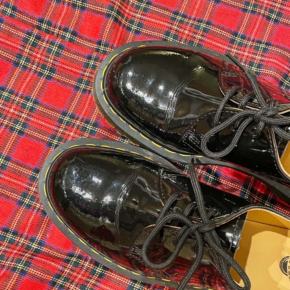Doc Martens 1461 - Black Patent Leather - Size 8 W